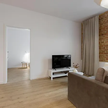 Fabryczna 19 By Farkas * 포즈난