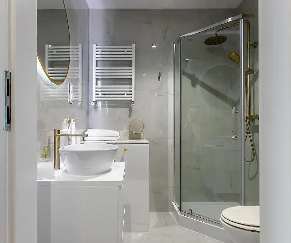 Apartment Fabryczna 19 By Farkas *